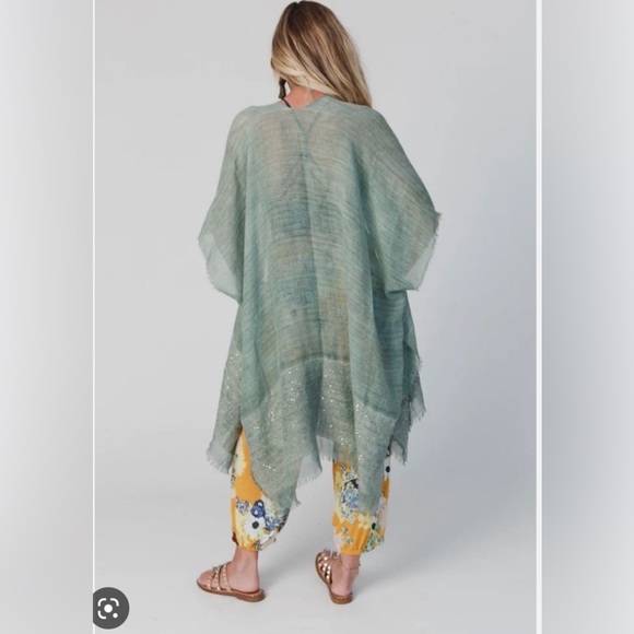 Three Bird Nest Shimmer Kimono - Picture 3 of 4